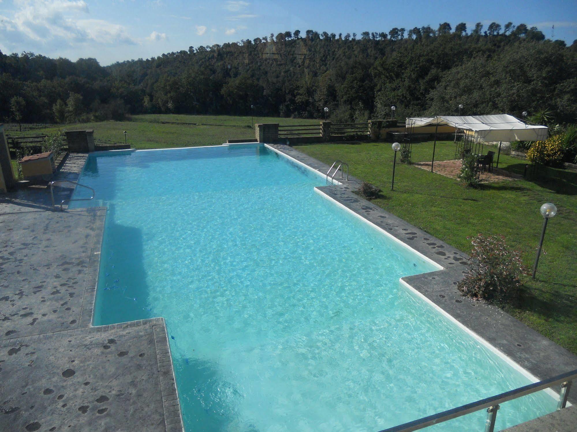 Agriturismo Il Casale Delle Ginestre 피우미치노 외부 사진