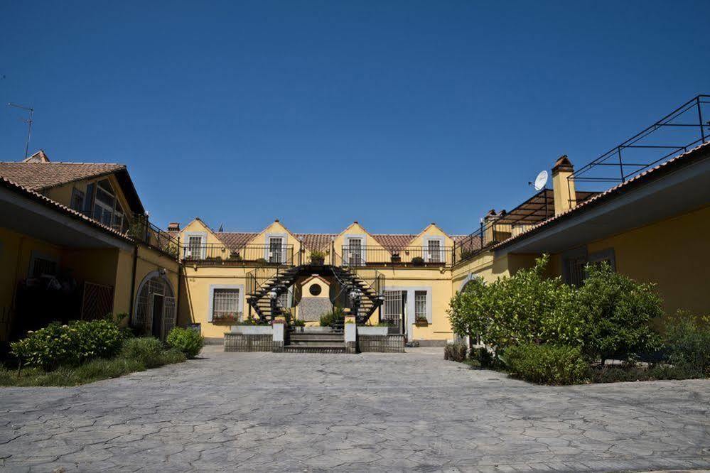 Agriturismo Il Casale Delle Ginestre 피우미치노 외부 사진