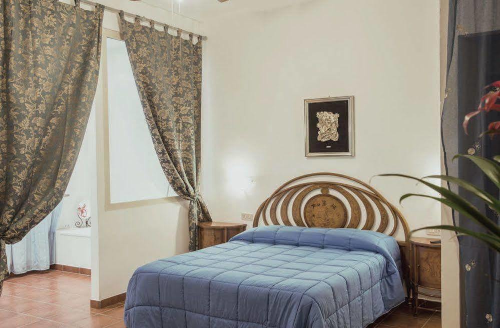 Agriturismo Il Casale Delle Ginestre 피우미치노 외부 사진