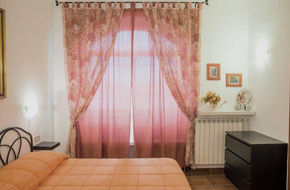 Agriturismo Il Casale Delle Ginestre 피우미치노 외부 사진