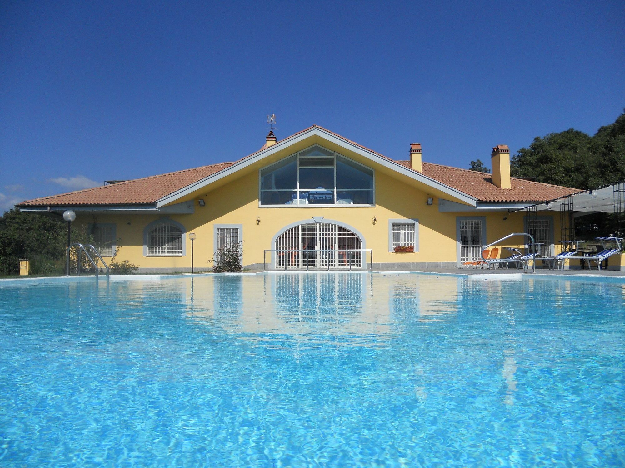 Agriturismo Il Casale Delle Ginestre 피우미치노 외부 사진