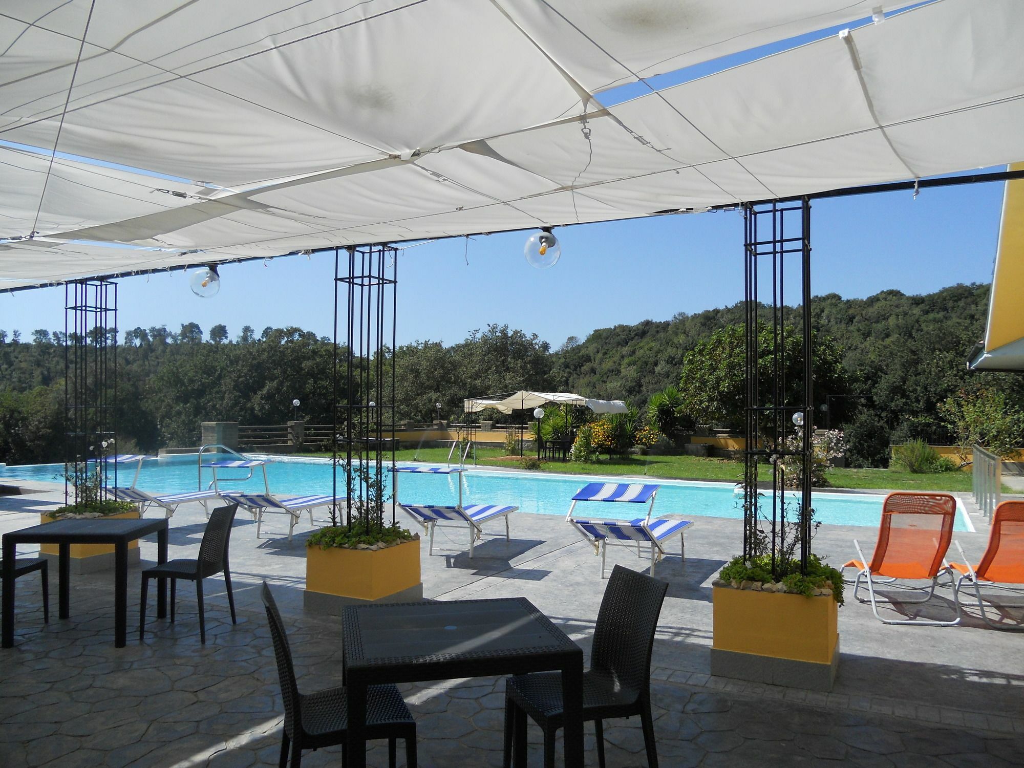 Agriturismo Il Casale Delle Ginestre 피우미치노 외부 사진